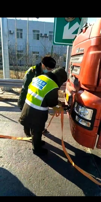 京滬分公司青縣站：小小拖車?yán)K 威力大無窮