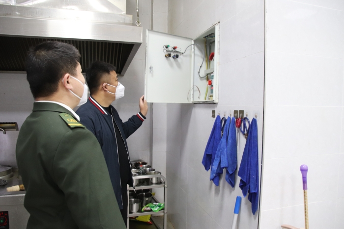 2023-3-16 石家莊管理所開展春季防火消防安全檢查 （石家莊南站供圖)